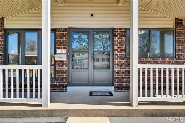 4353 Debra Kay Lane, St Louis, MO 63123