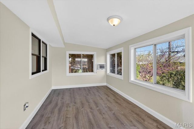 4353 Debra Kay Lane, St Louis, MO 63123