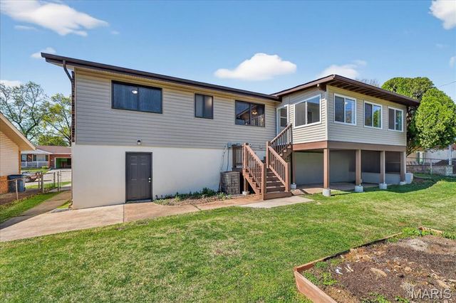 4353 Debra Kay Lane, St Louis, MO 63123