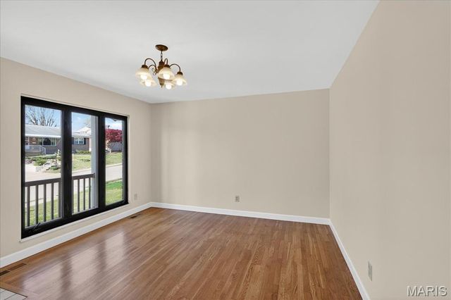 4353 Debra Kay Lane, St Louis, MO 63123