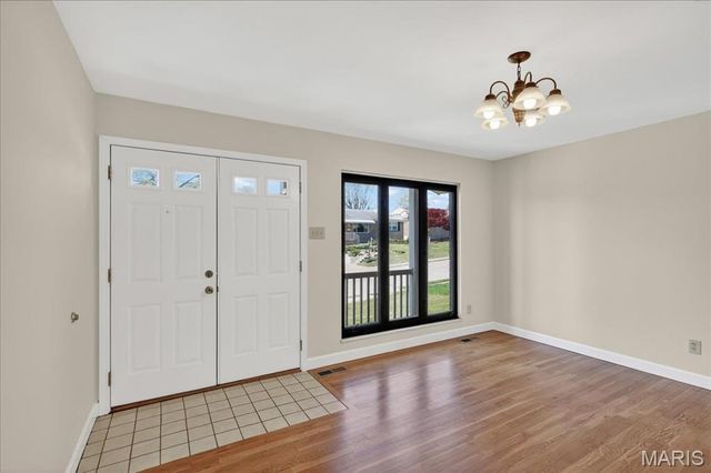 4353 Debra Kay Lane, St Louis, MO 63123