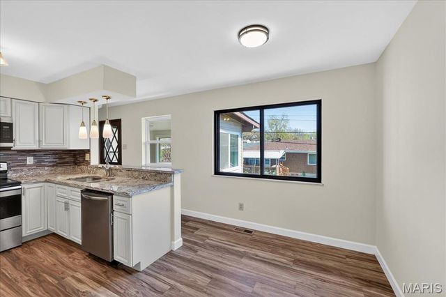 4353 Debra Kay Lane, St Louis, MO 63123