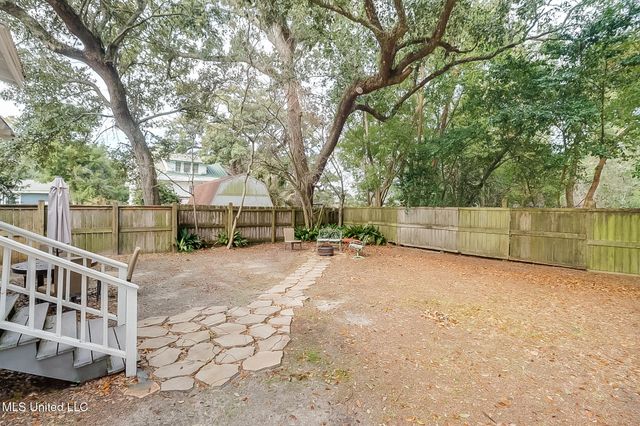 970 Division Street, Biloxi, MS 39530