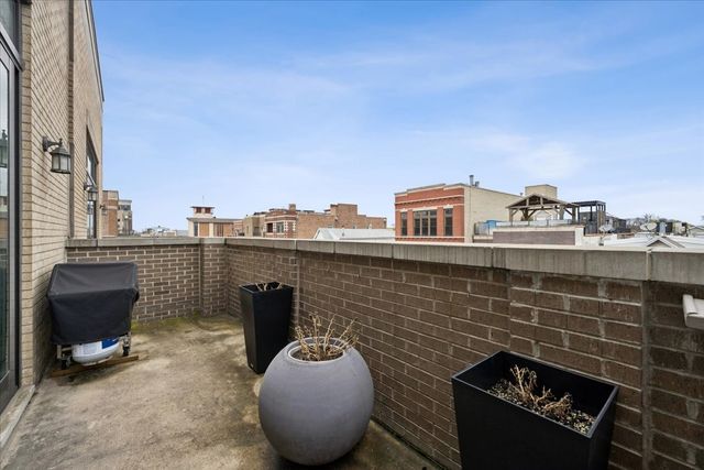 1423 W BELMONT Avenue 4, Chicago, IL 60657
