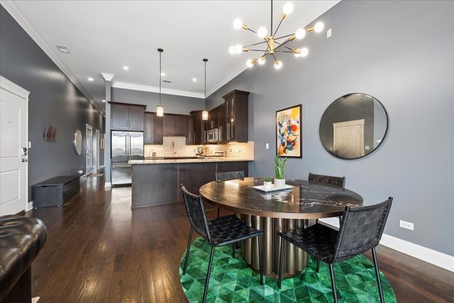 1423 W BELMONT Avenue 4, Chicago, IL 60657