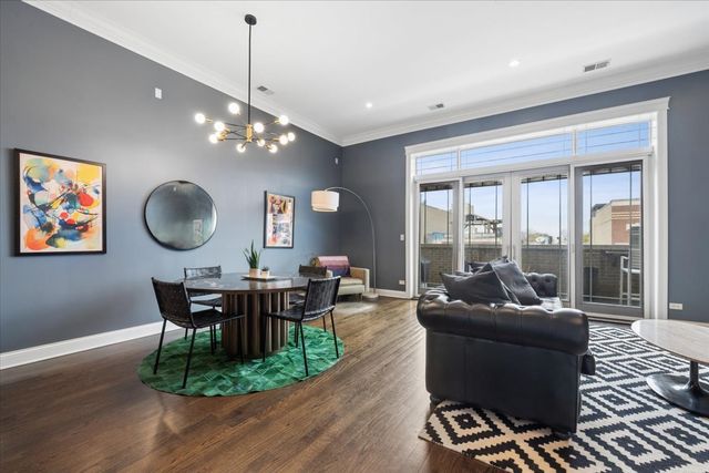 1423 W BELMONT Avenue 4, Chicago, IL 60657