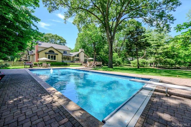 33 Meadow Farm Road, East Islip, NY 11730