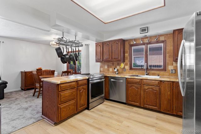 241 E 105th Avenue, Northglenn, CO 80233