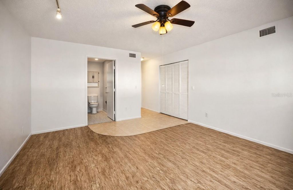 Image 12 of property listing at 2222 NORWEGIAN DRIVE 16, Clearwater, FL 33763