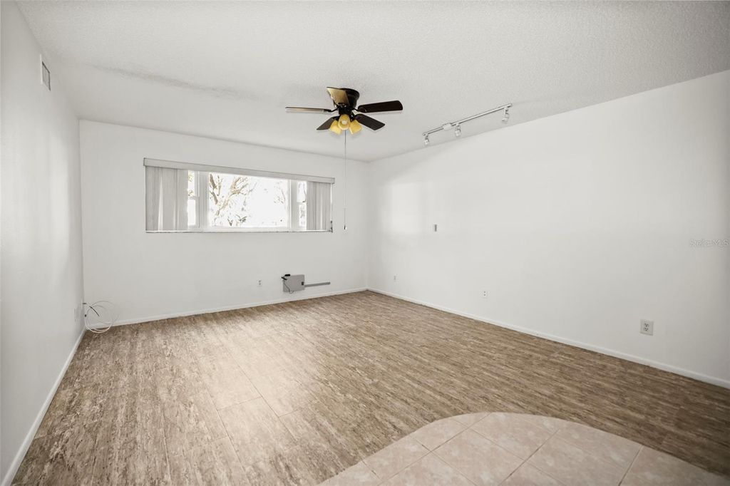 Image 15 of property listing at 2222 NORWEGIAN DRIVE 16, Clearwater, FL 33763