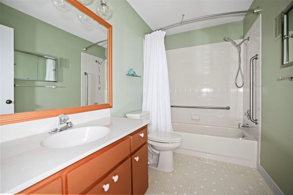 Image 17 of property listing at 2222 NORWEGIAN DRIVE 16, Clearwater, FL 33763