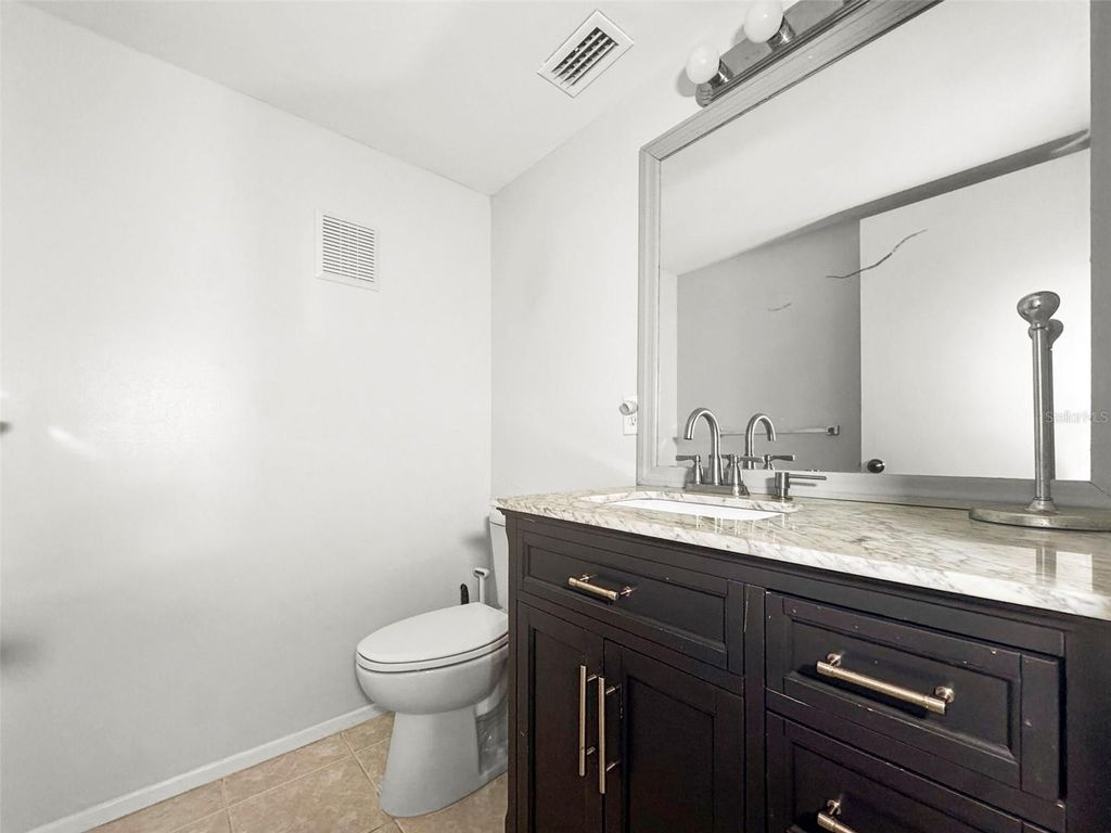 Image 19 of property listing at 2222 NORWEGIAN DRIVE 16, Clearwater, FL 33763