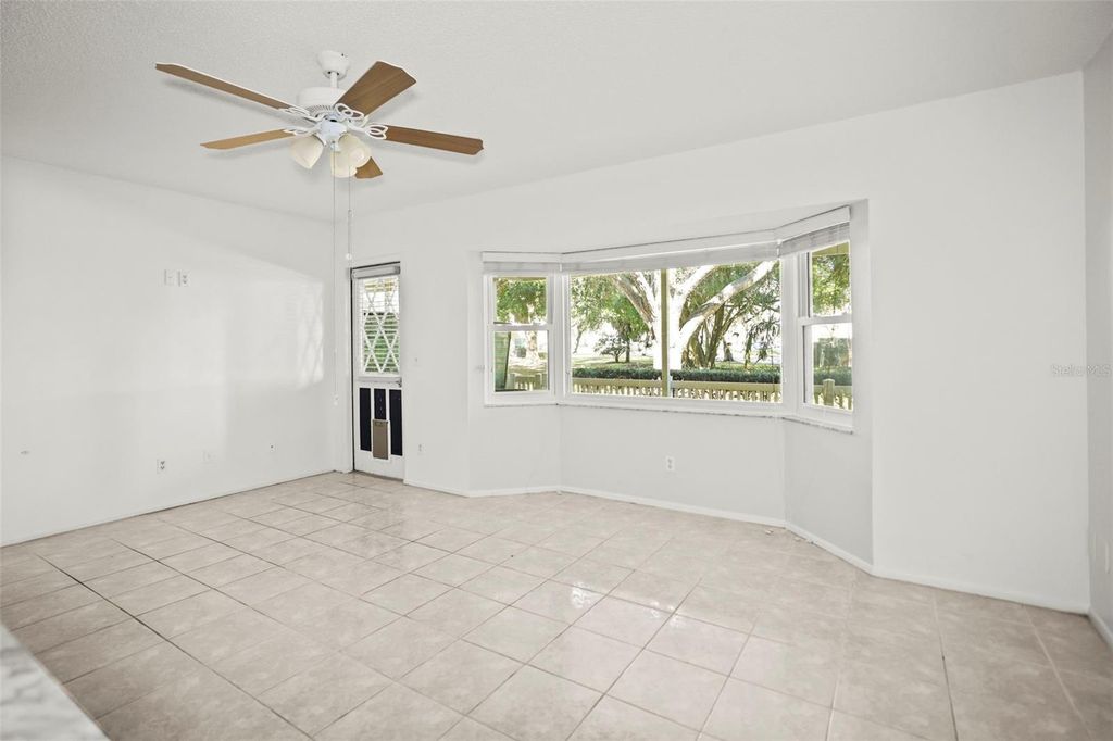 Image 9 of property listing at 2222 NORWEGIAN DRIVE 16, Clearwater, FL 33763