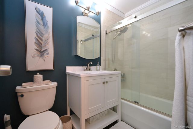 25 Glen Hollow Drive H-23, Holtsville, NY 11742