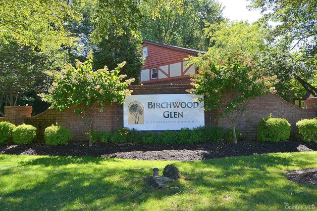 25 Glen Hollow Drive H-23, Holtsville, NY 11742