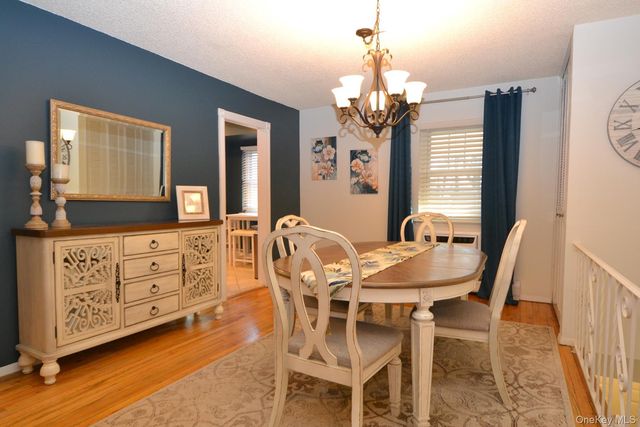 25 Glen Hollow Drive H-23, Holtsville, NY 11742