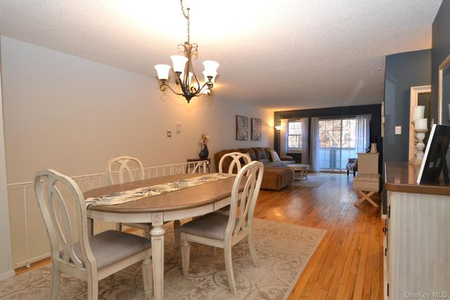 25 Glen Hollow Drive H-23, Holtsville, NY 11742