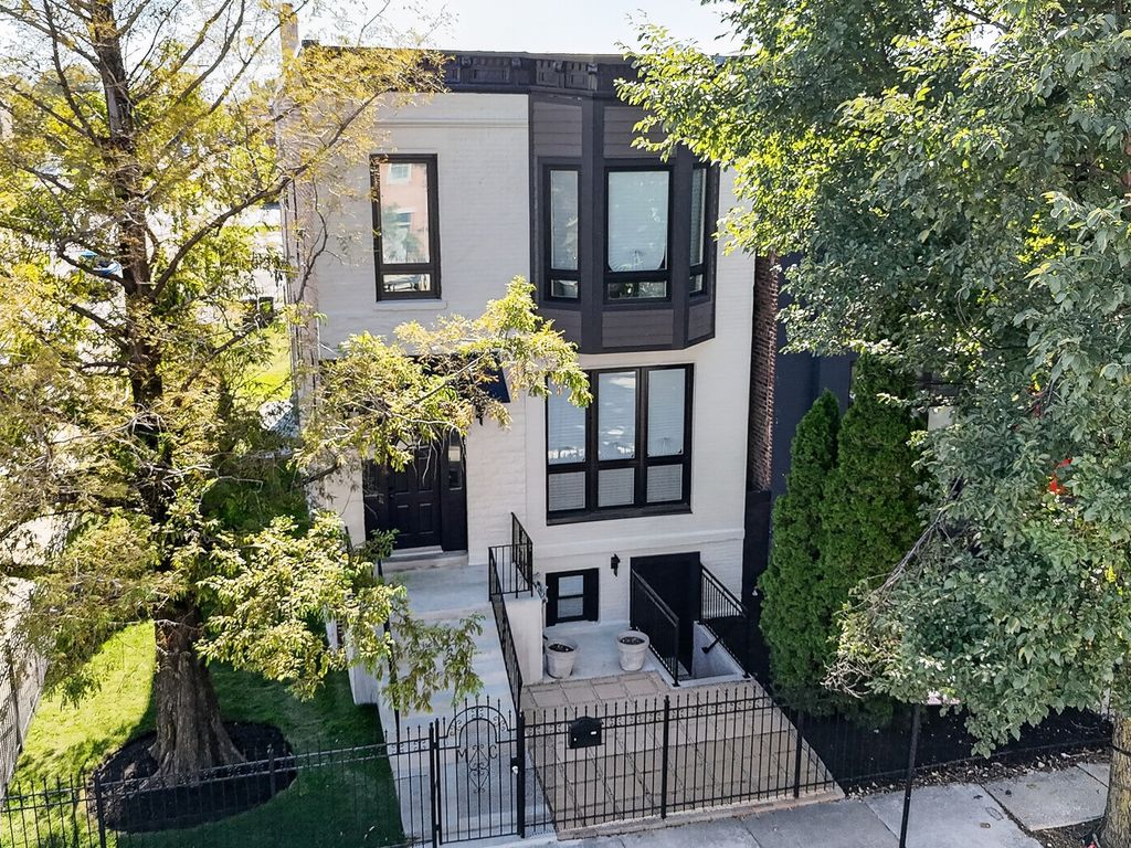 2703 W Warren Boulevard, Chicago, IL 60612 — photo 2