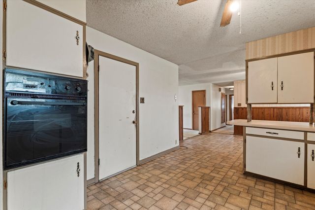 3325 N Grand Avenue, Gainesville, TX 76240