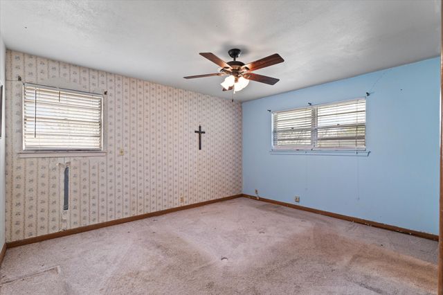 3325 N Grand Avenue, Gainesville, TX 76240