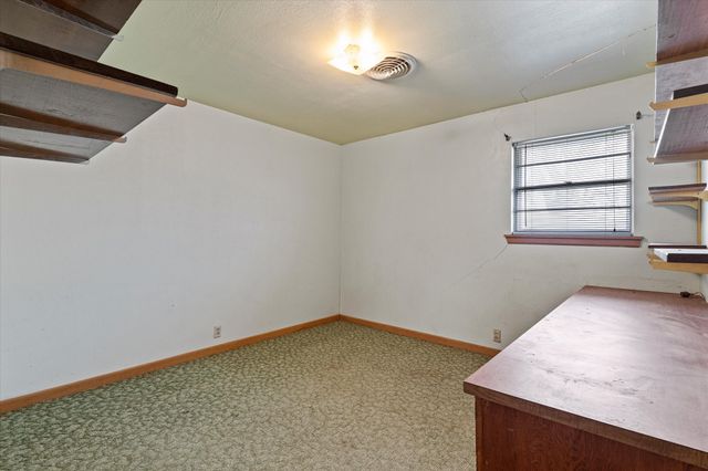3325 N Grand Avenue, Gainesville, TX 76240