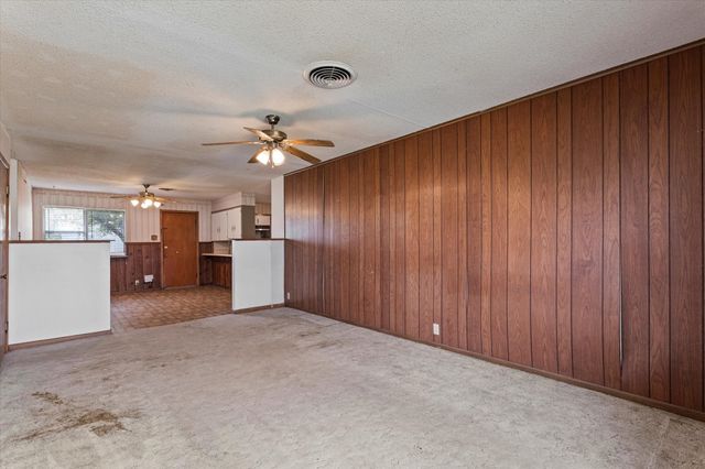 3325 N Grand Avenue, Gainesville, TX 76240