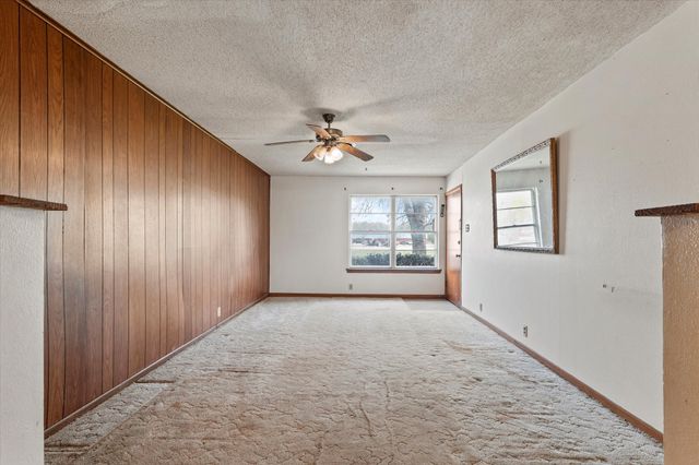 3325 N Grand Avenue, Gainesville, TX 76240
