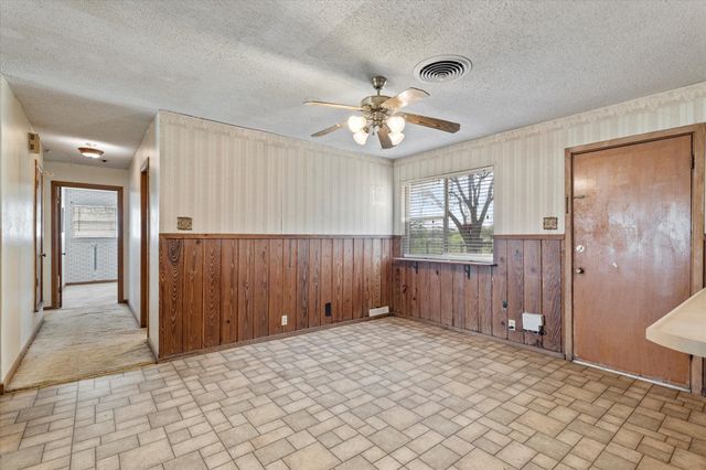 3325 N Grand Avenue, Gainesville, TX 76240