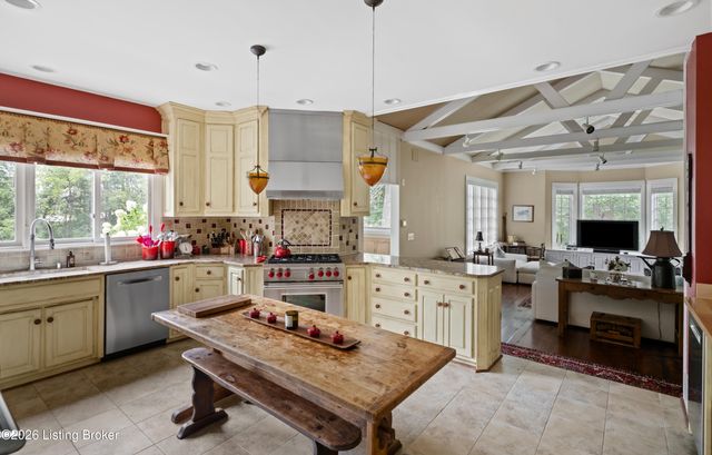 2002 Evergreen Rd, Louisville, KY 40223