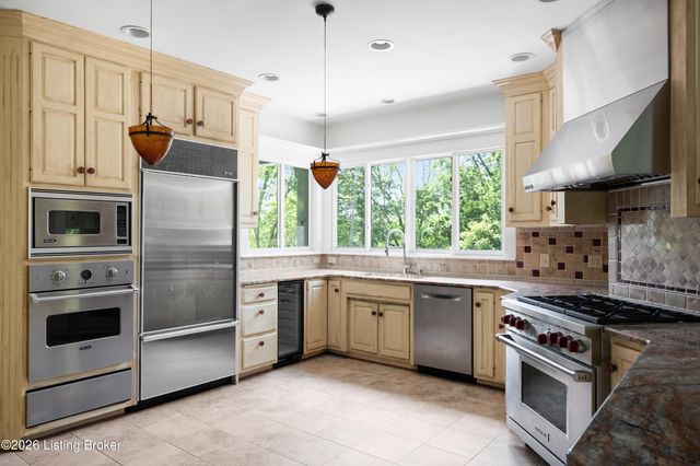 2002 Evergreen Rd, Louisville, KY 40223