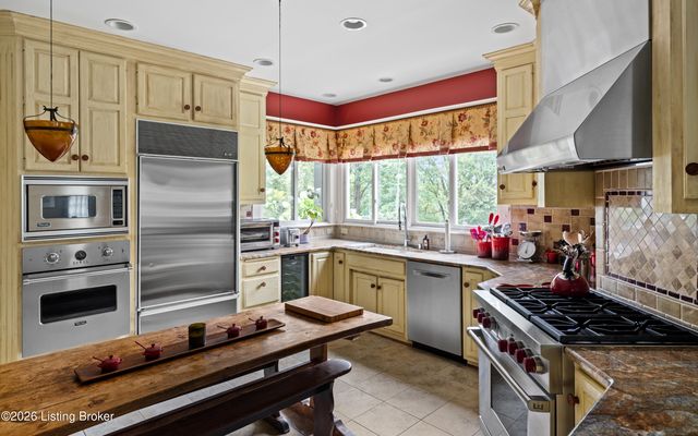 2002 Evergreen Rd, Louisville, KY 40223