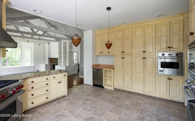 2002 Evergreen Rd, Louisville, KY 40223