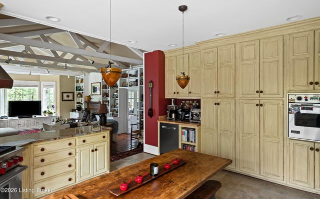 2002 Evergreen Rd, Louisville, KY 40223