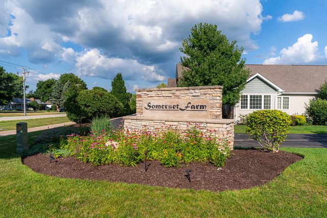 2182 Waterbury Lane E 2182, Sycamore, IL 60178