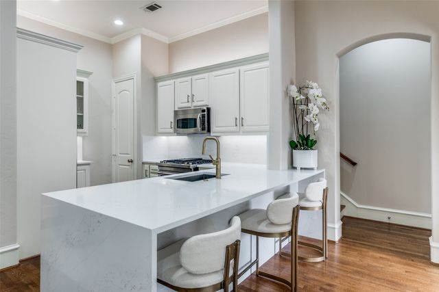 5925 Malmesbury Road, Dallas, TX 75252