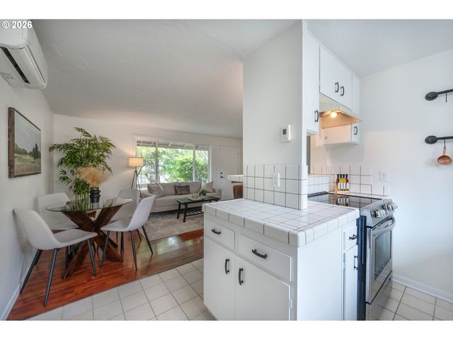 820 E 35TH Ave, Eugene, OR 97405