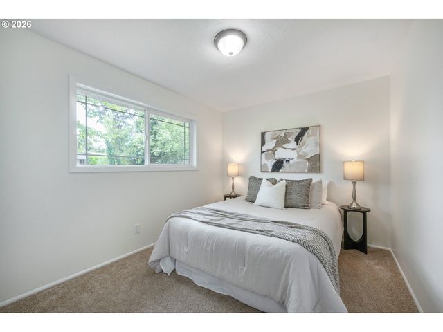 820 E 35TH Ave, Eugene, OR 97405