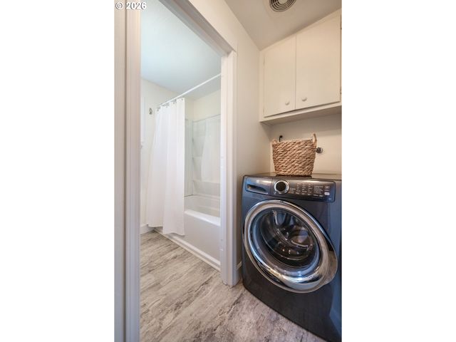 820 E 35TH Ave, Eugene, OR 97405
