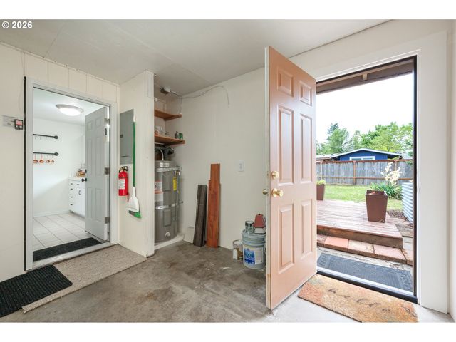 820 E 35TH Ave, Eugene, OR 97405