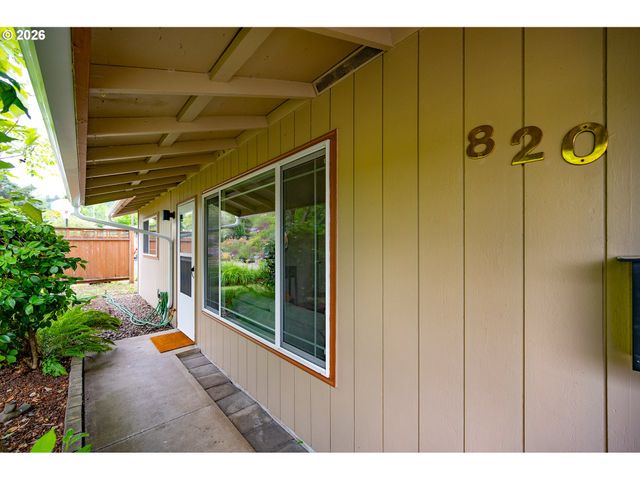 820 E 35TH Ave, Eugene, OR 97405