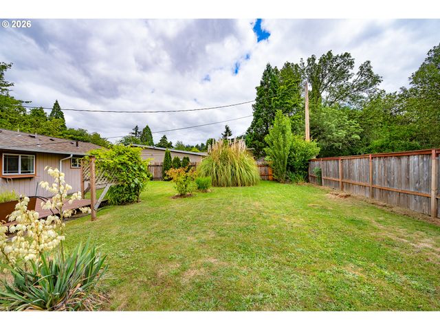 820 E 35TH Ave, Eugene, OR 97405