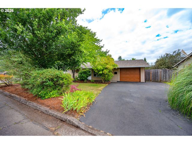 820 E 35TH Ave, Eugene, OR 97405