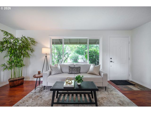 820 E 35TH Ave, Eugene, OR 97405