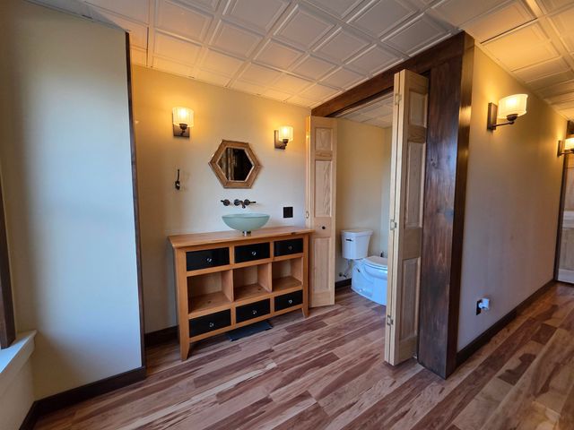 214 Pine Acres Road, Townshend, VT 05353