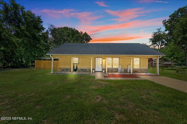 105 OAKWOOD Road, Satsuma, FL 32189