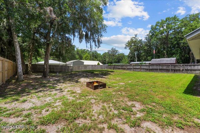 105 OAKWOOD Road, Satsuma, FL 32189