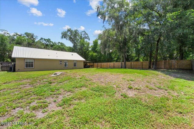 105 OAKWOOD Road, Satsuma, FL 32189