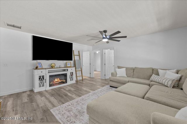105 OAKWOOD Road, Satsuma, FL 32189