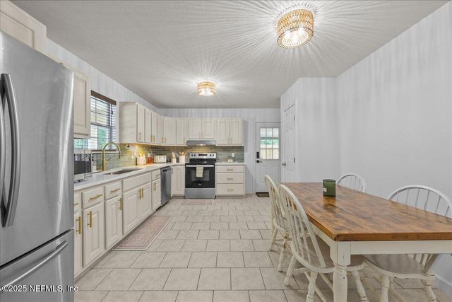 105 OAKWOOD Road, Satsuma, FL 32189