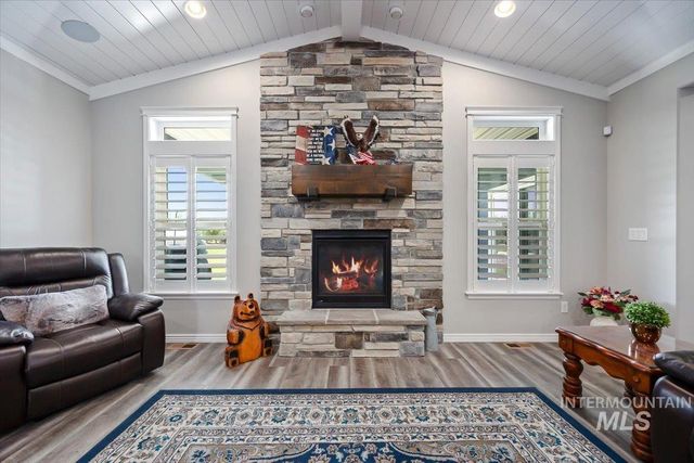 1935 Brook Stone Dr, Twin Falls, ID 83301